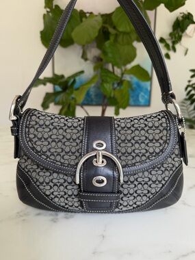 COACH Vintage Y2K Soho Signature Small Flap Shoulder Bag F10925 Black Leather